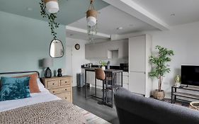 Studio Apartment - Central Chelmsford Location